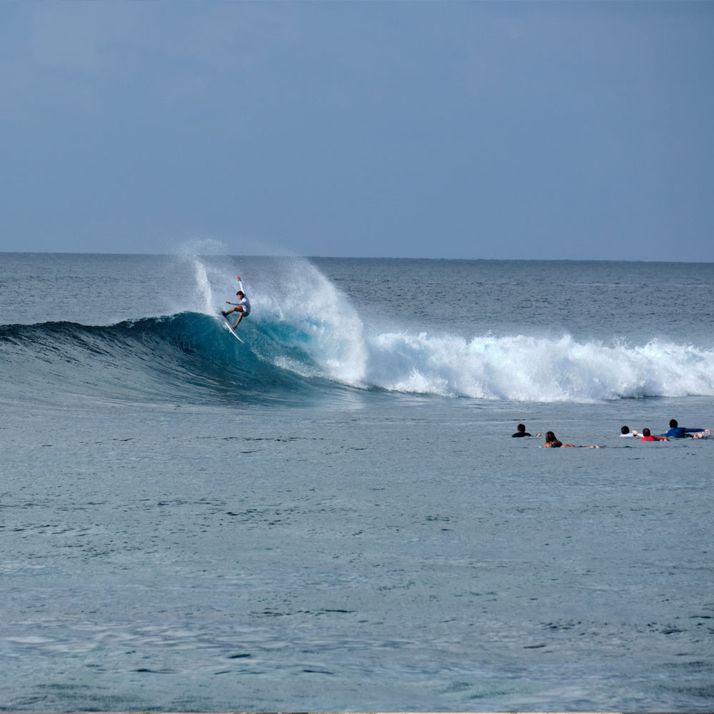 Maldives Waves