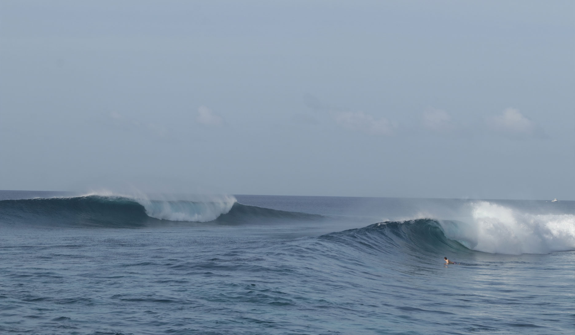 Outer Reef Maldives, Thulusdhoo Surf Camp