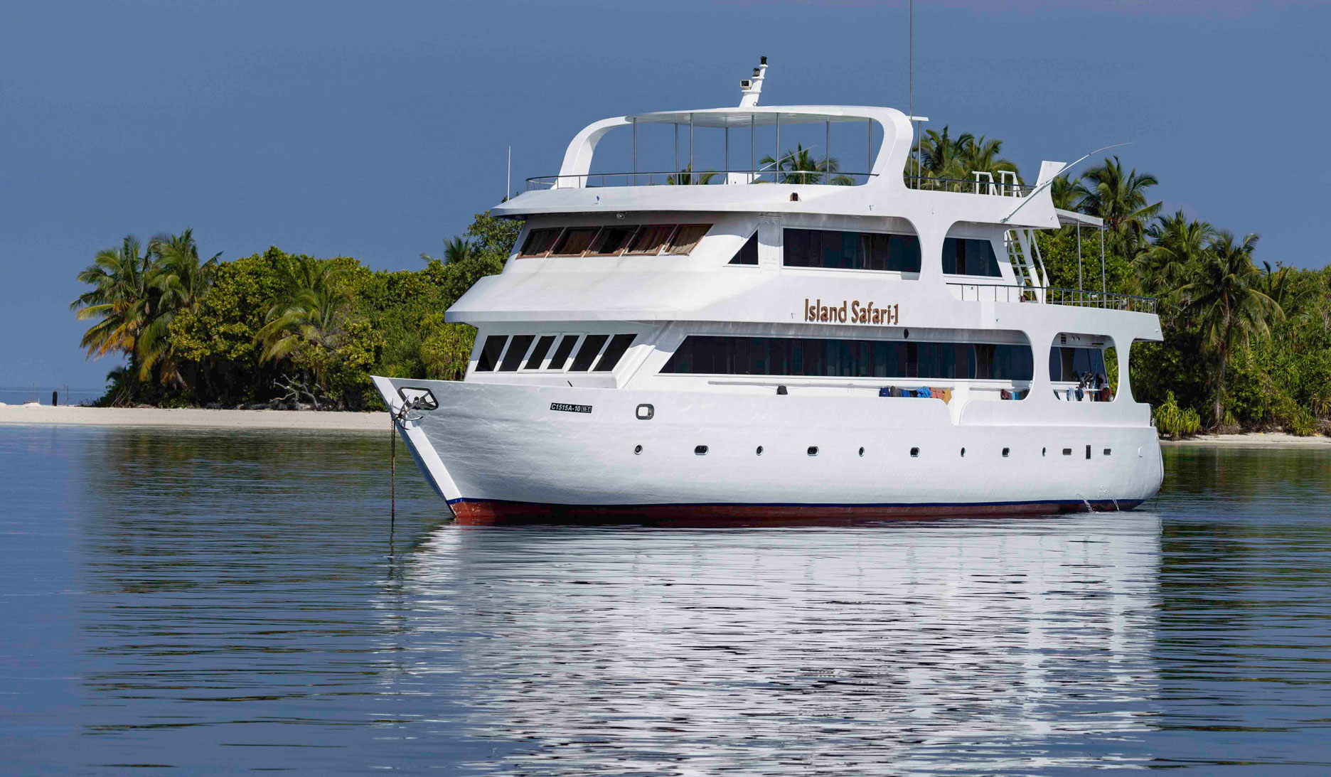 Outer Reef Boat Trip in Maldives