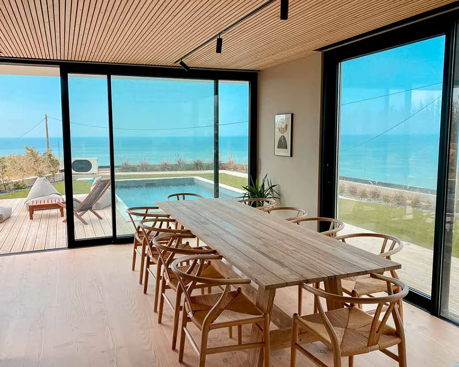 dinning room surf villa