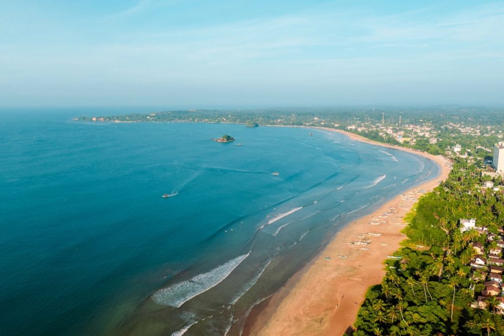 csm_pure-surf-camps-sri-lanka-surfcamp-lifestyle-surf-0523_2e7da838c8