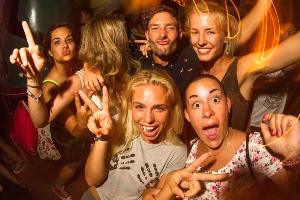 csm_puresurfcamps-surfcamp-frankreich-moliets-24-plus-party_2adeb0ea53
