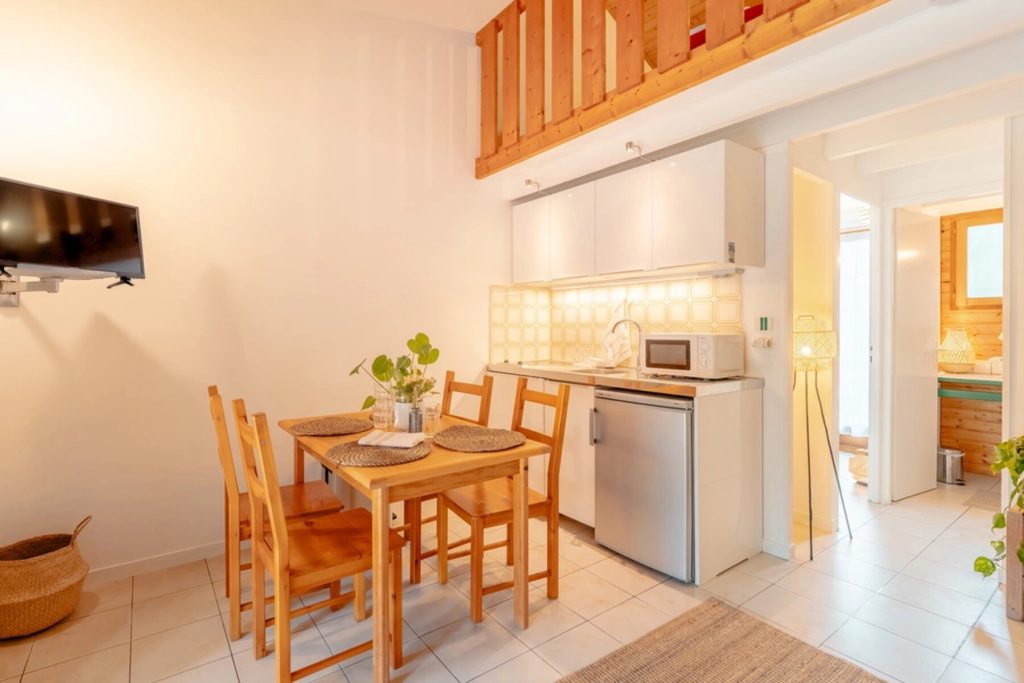 france-new-csm-surfcamps-soustons-plage-bungalow-kueche