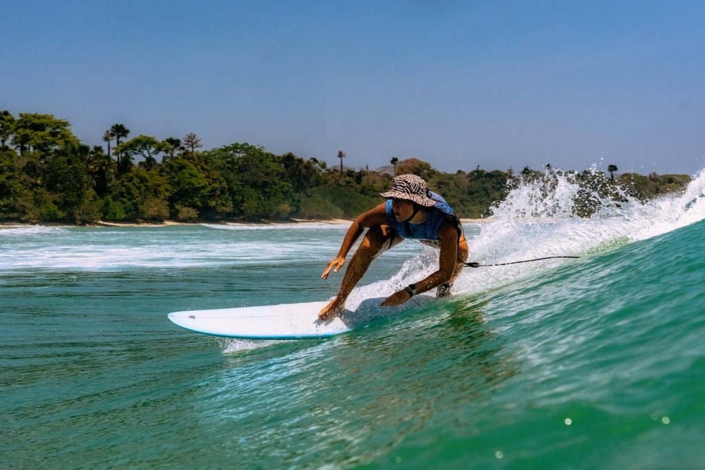 img-isa-surf-instructor
