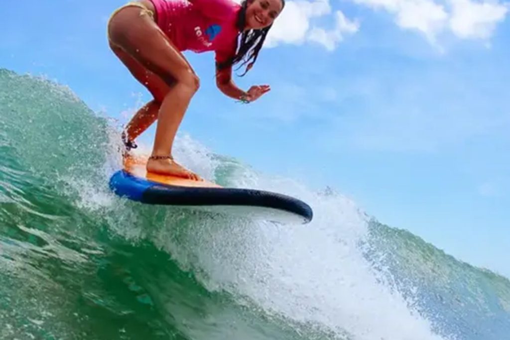 img-surf-camp-feature-1