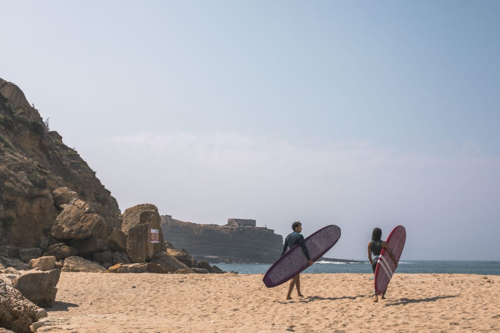 lifestyle-sandstrand-Ericeira-surf-villa-surfen-lernen-in-portugal