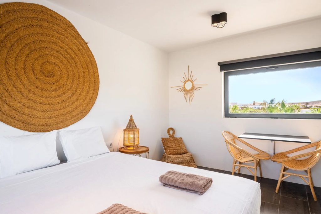 puresurfcamps-kanaren-fuerteventura-canaria-surfcamp-pure-lifestyle-surf-lodge-surflodge-2-2497x1188-crop-default-0-212-2497-1189