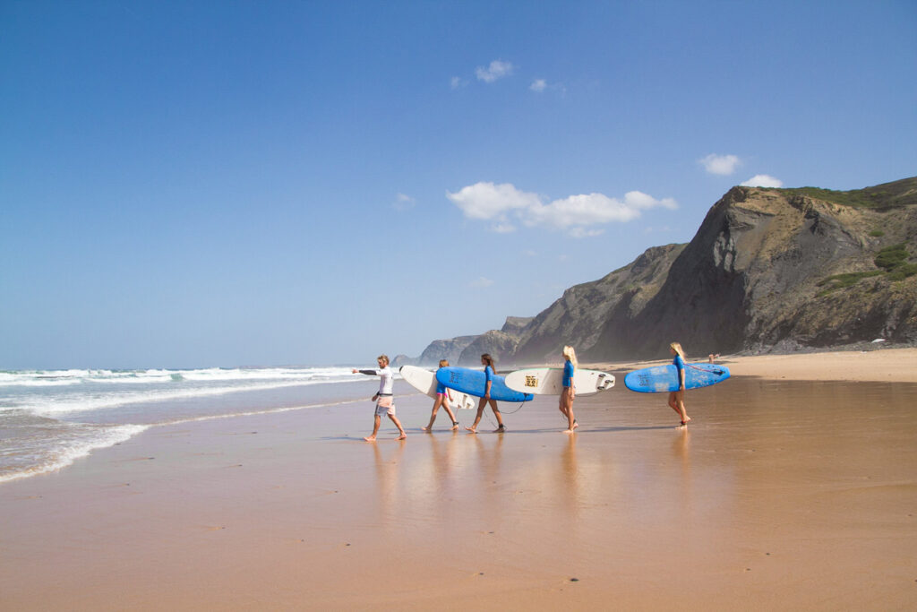 puresurfcamps-sunset-surflodge-ericeira-portugal-surfurlaub-surfboards