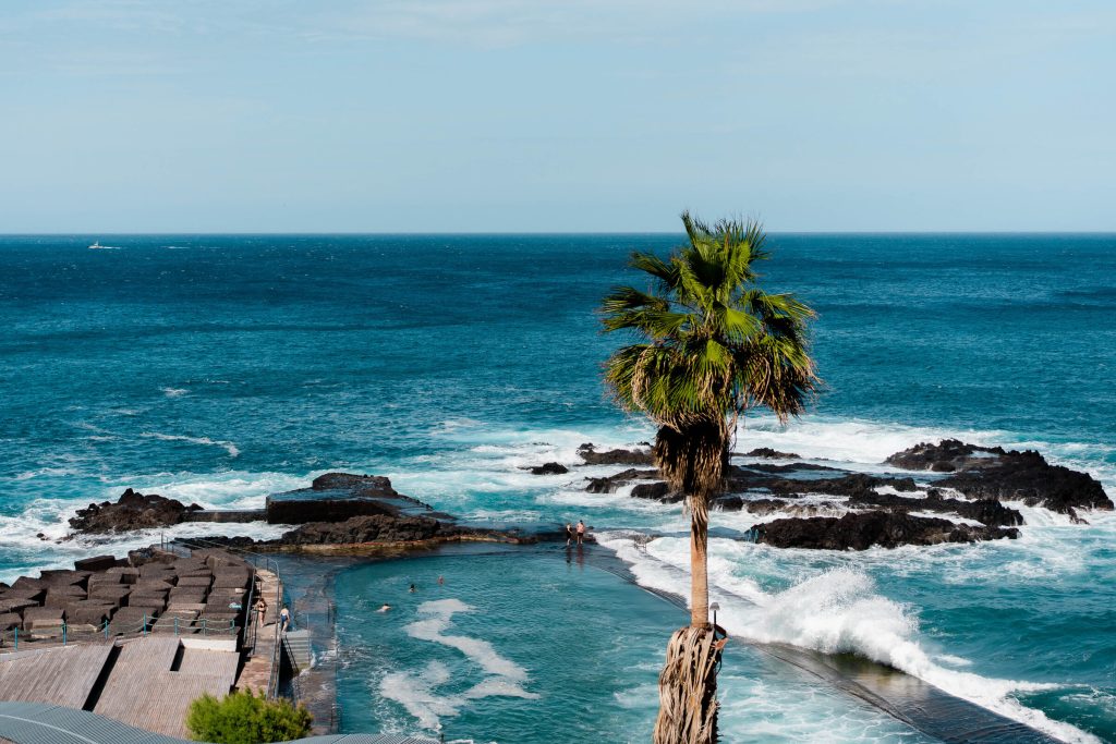 puresurfcamps-surfcamp-surflesson-surfing-howtosurf-teneriffa-north-alexzirke-bigwaves-villa-surfhouse-lodge-private-pool-goodvibes-00381