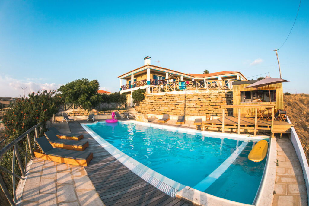 sunset-surflodge-ericeira-pool-haus