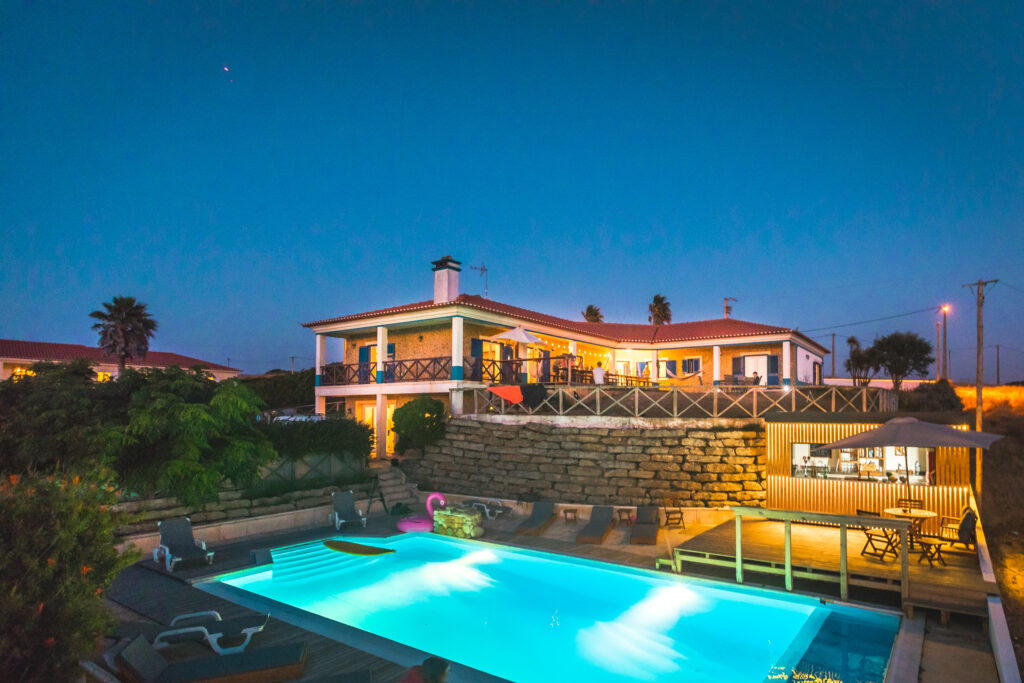 sunset-surflodge-ericeira-puresurfcamps-surfcamp-ericeira-lerne-surfen-surfkurs-seaview
