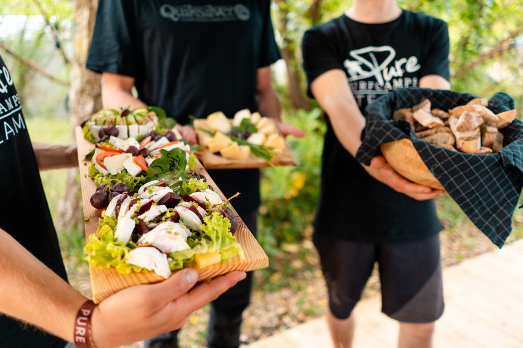 surfcamp-vieux-boucau-wine-and-cheese