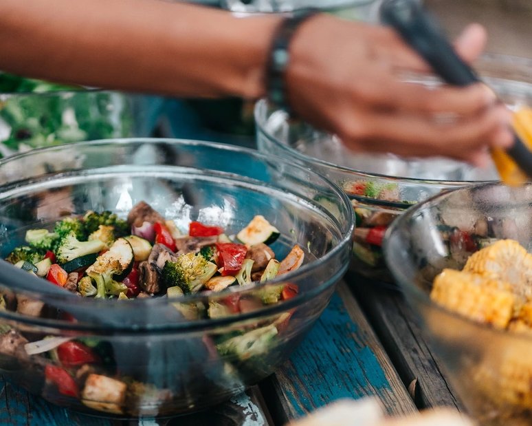 csm_puresurfcamps-frankreich-seignosse-estagnots-lifestyle-healthy-salad_9c41e90df9-5x4