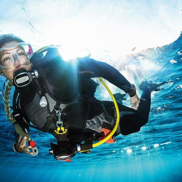 diving on fuerteventura - diving girl-square