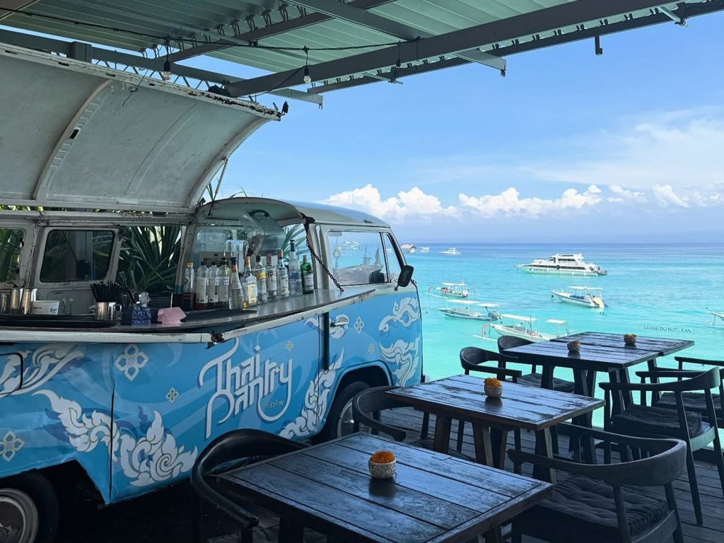 Just literal paradise with @mojo.surf Use code LIBBY5 for $$$ off any of their camps or surf les