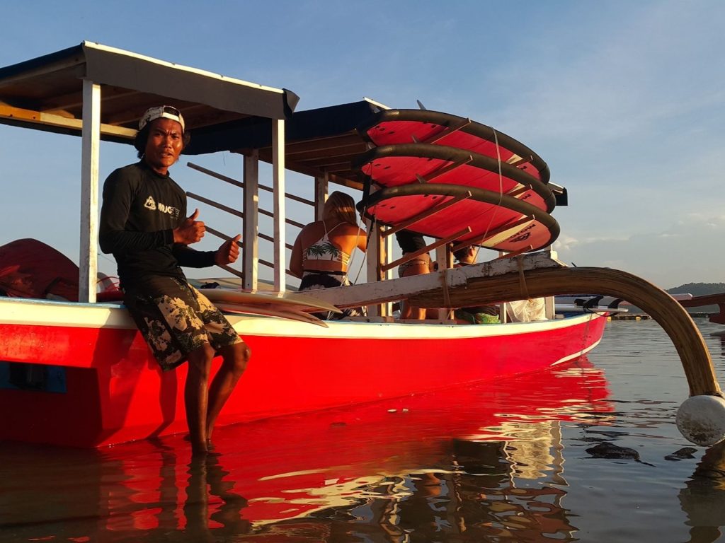 Mojosurf_Lombok-Outrigger-boat-2000-1250-min - Edited - Edited