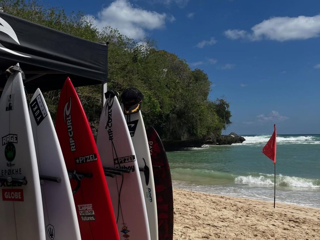 Our canggu camp is doing what we do best! 🌊🤍 Surf sessions,sunset beers,late nights and salty (4)