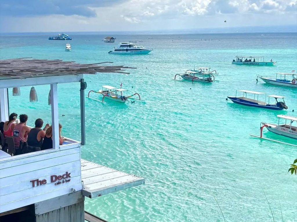 someone tell barry we’re livin@mojo.surf #surftrip #surfcamp #indonesia #nusalembongan (4)